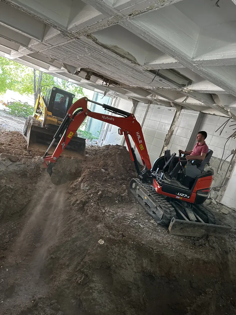 Küçük makina grubu dar alan